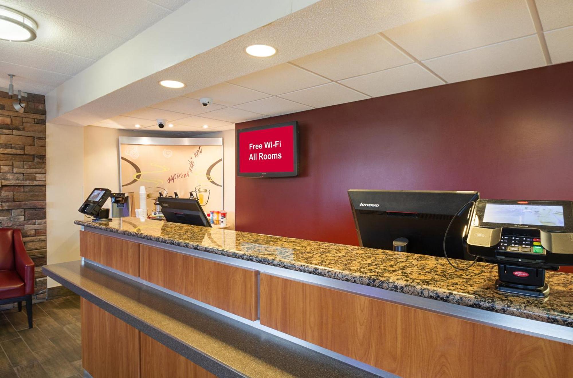 Red Roof Inn Madison, Wi Экстерьер фото